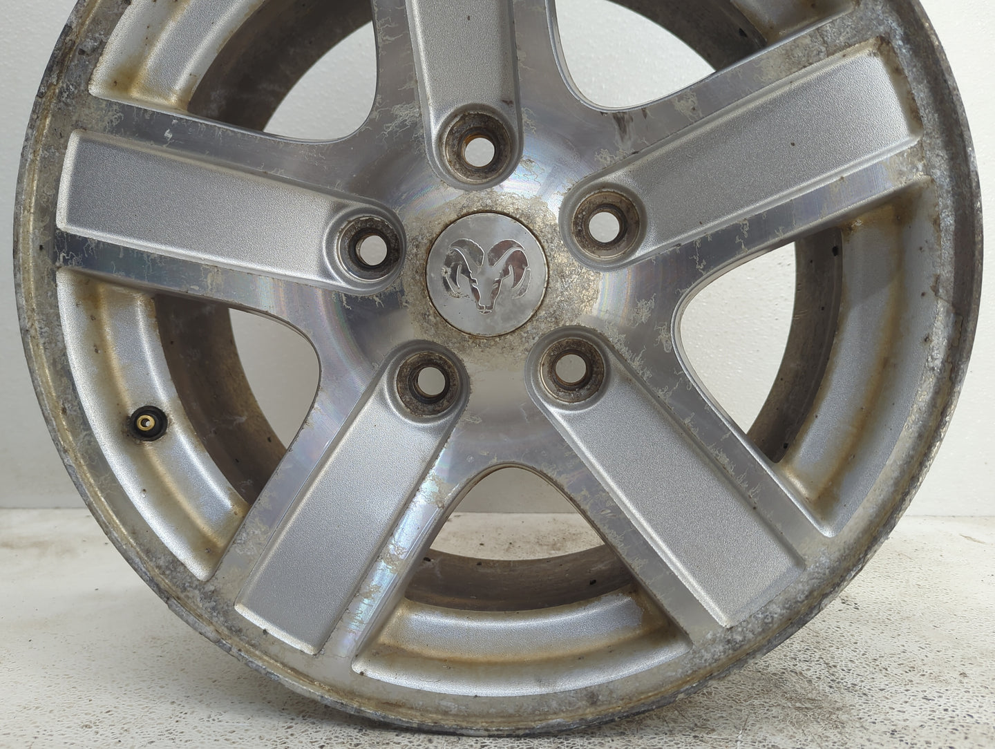 2004-2007 Dodge Durango Oem Wheel Rim 1047281 - Oemusedautoparts1.com