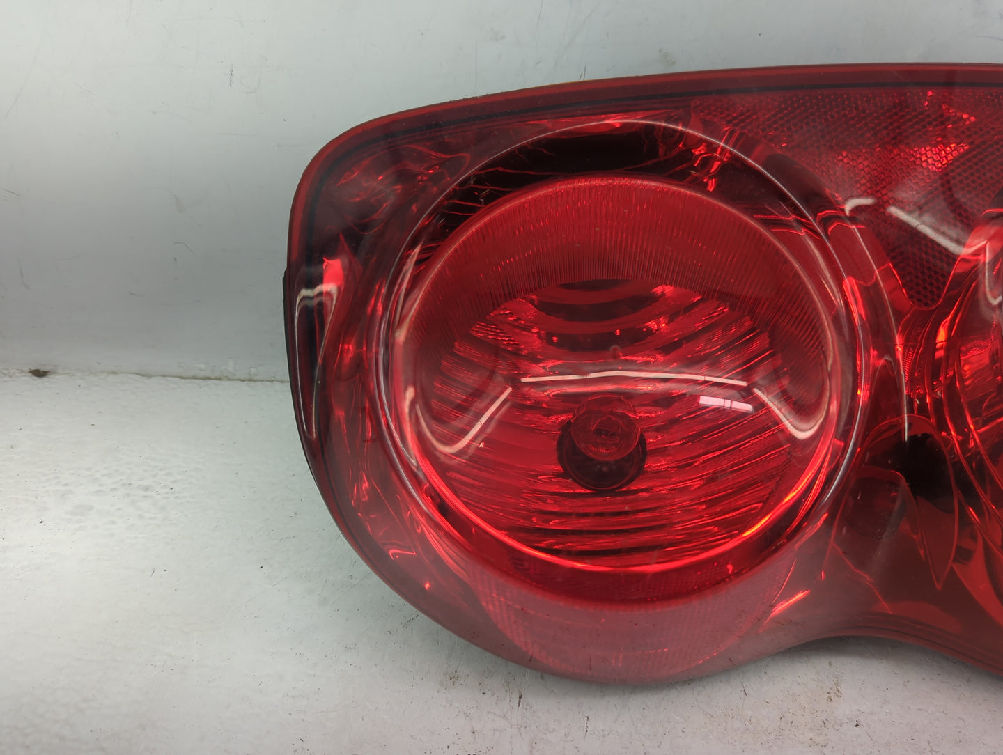 2004-2009 Dodge Durango Tail Light Assembly Driver Left OEM P/N:55077427AG 224 594-01 Fits Fits 2004 2005 2006 2007 2008 200