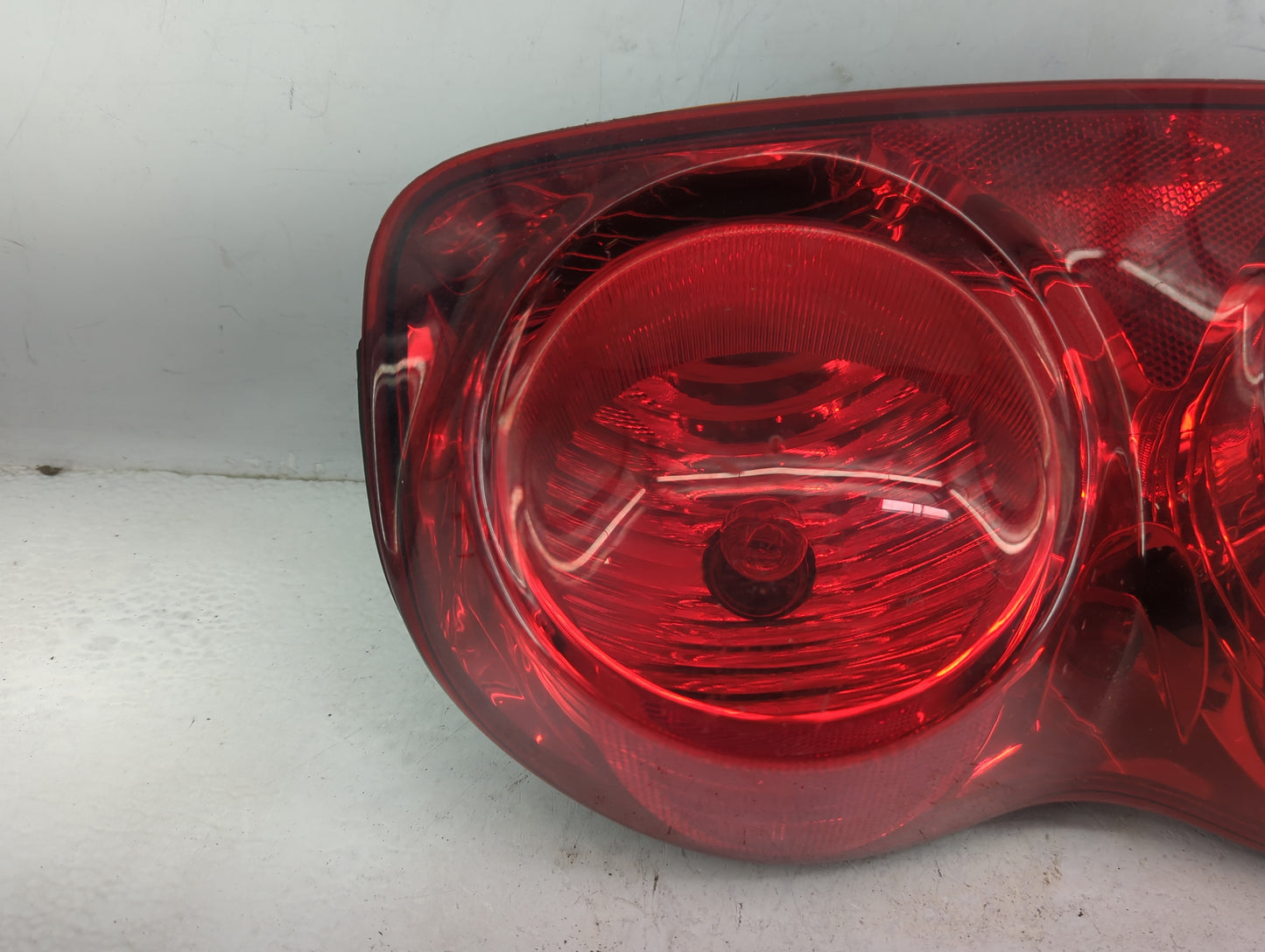 2004-2009 Dodge Durango Tail Light Assembly Driver Left OEM P/N:55077427AG 224 594-01 Fits Fits 2004 2005 2006 2007 2008 200