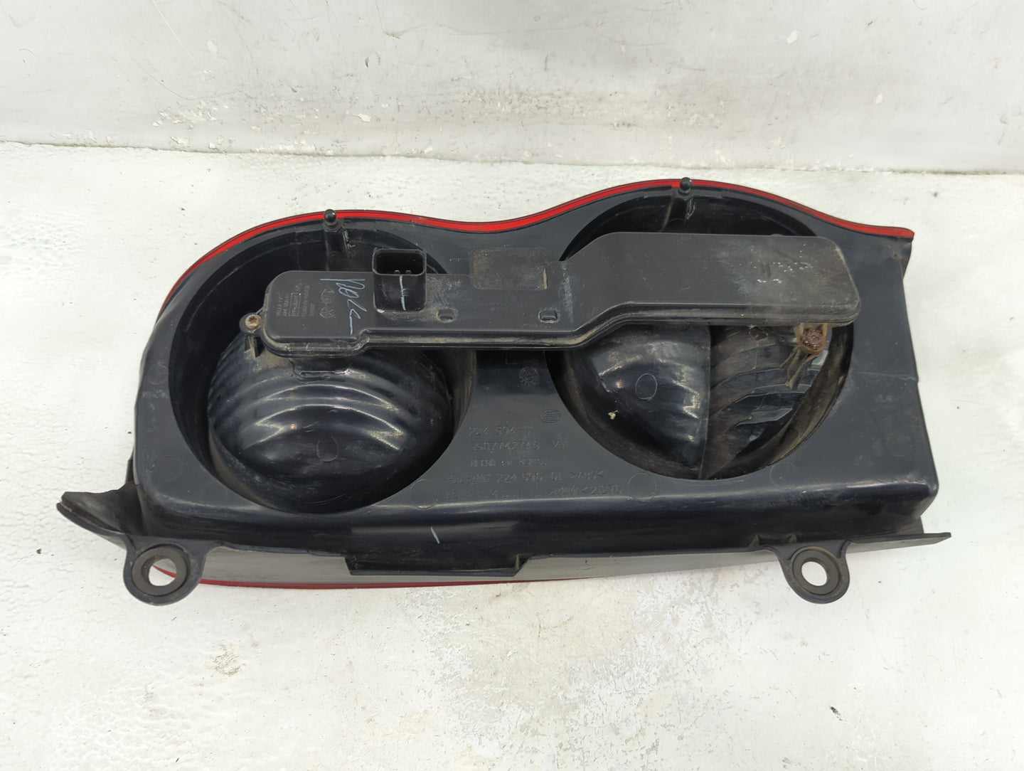 2004-2009 Dodge Durango Tail Light Assembly Driver Left OEM P/N:55077427AG 224 594-01 Fits Fits 2004 2005 2006 2007 2008 200