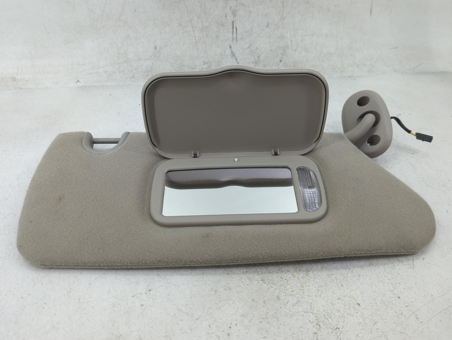 2004-2005 Dodge Durango Sun Visor Shade Replacement Passenger Right Mirror Fits Fits 2004 2005 OEM Used Auto Parts - Oemused