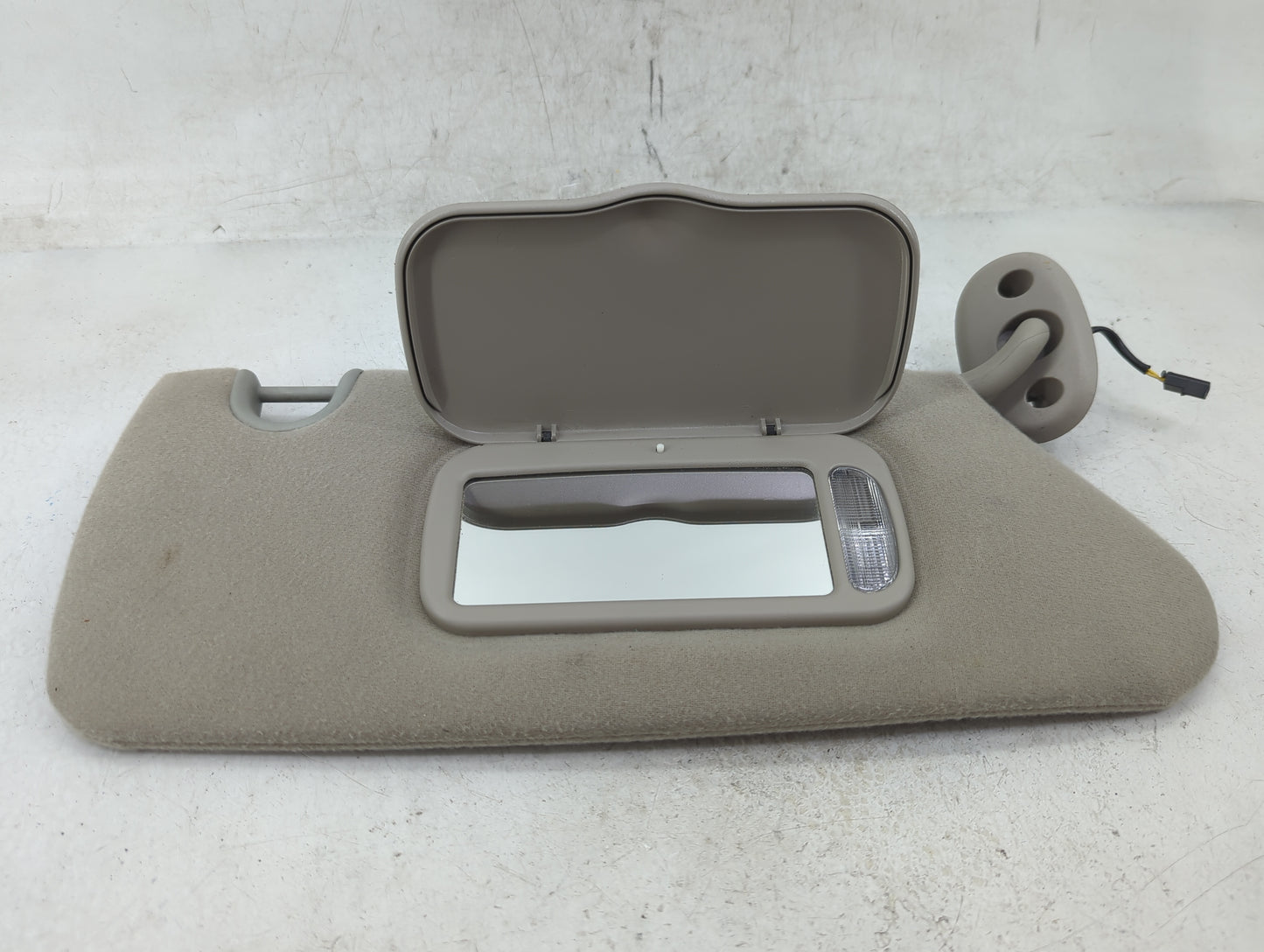 2004-2005 Dodge Durango Sun Visor Shade Replacement Passenger Right Mirror Fits Fits 2004 2005 OEM Used Auto Parts - Oemused