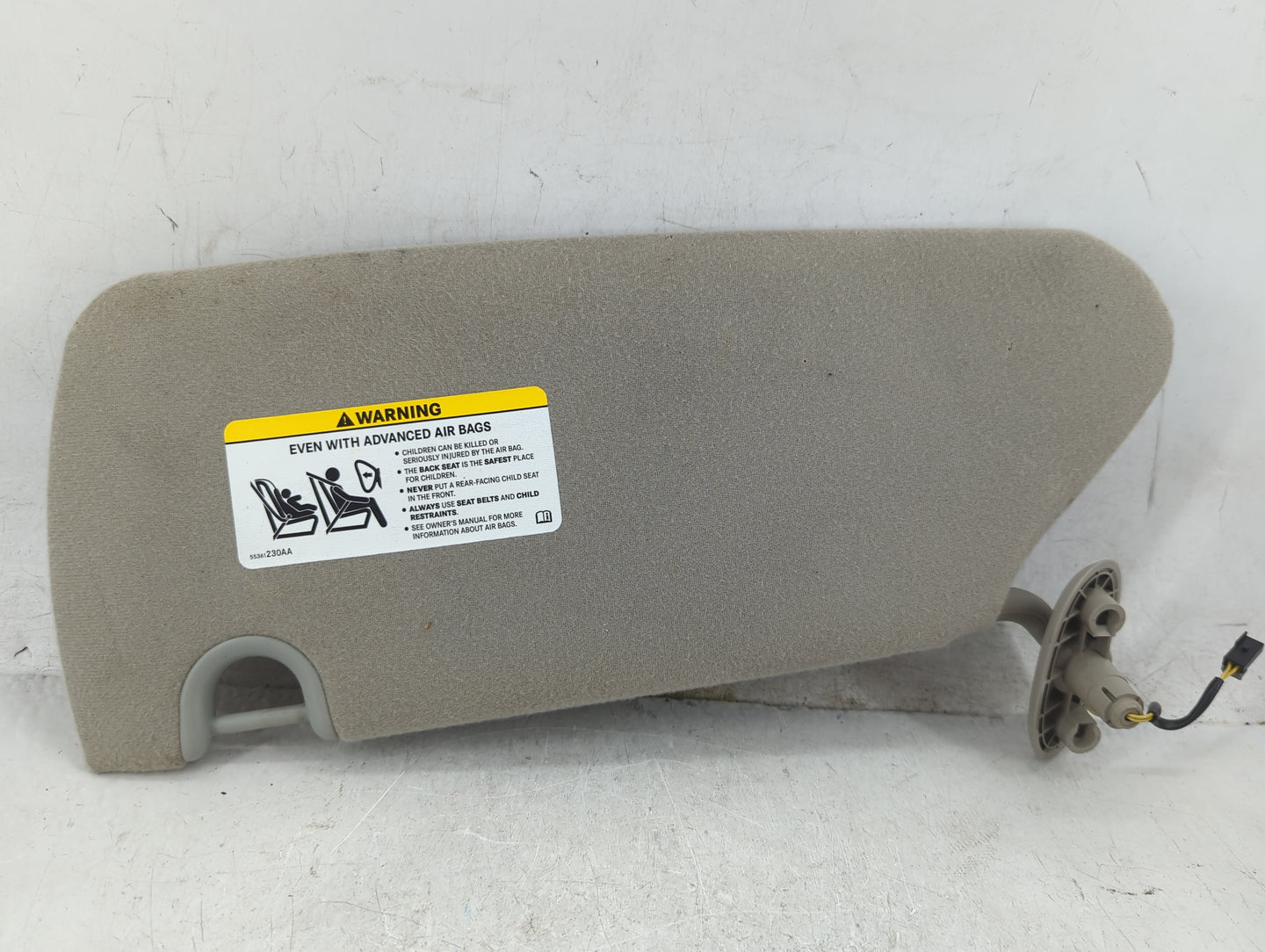 2004-2005 Dodge Durango Sun Visor Shade Replacement Passenger Right Mirror Fits Fits 2004 2005 OEM Used Auto Parts - Oemused