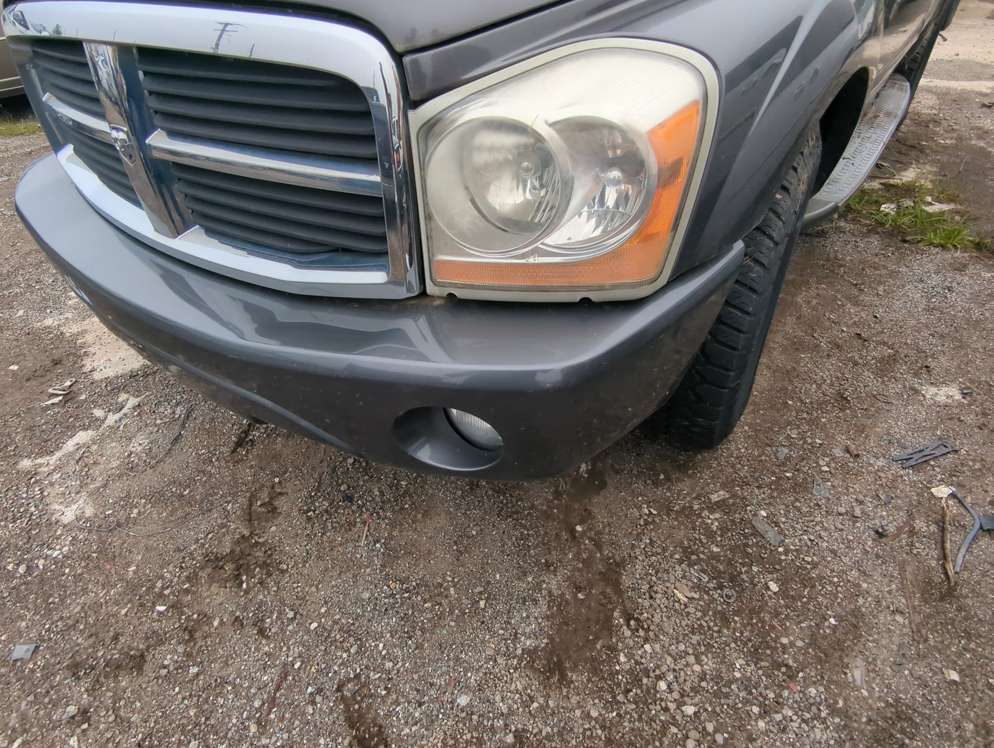 2004-2006 Dodge Durango Front Bumper - Oem - Oemusedautoparts1.com