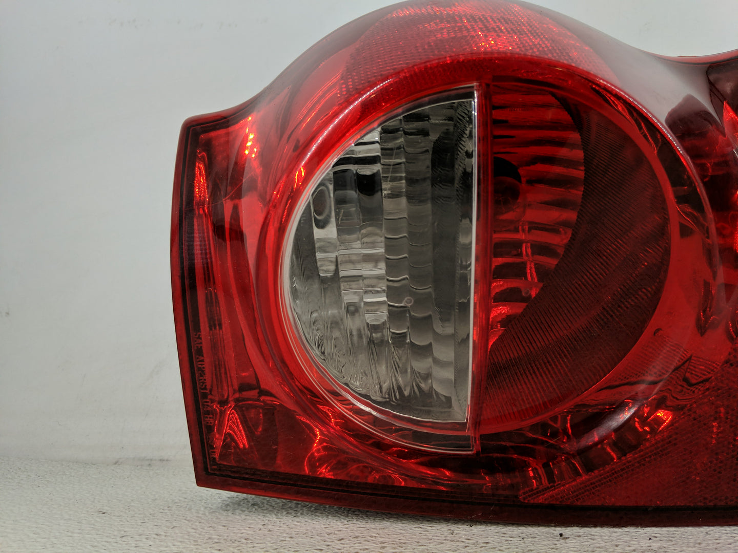 2004-2009 Dodge Durango Tail Light Assembly Driver Left OEM P/N:224 594-01 Fits Fits 2004 2005 2006 2007 2008 2009 OEM Used 