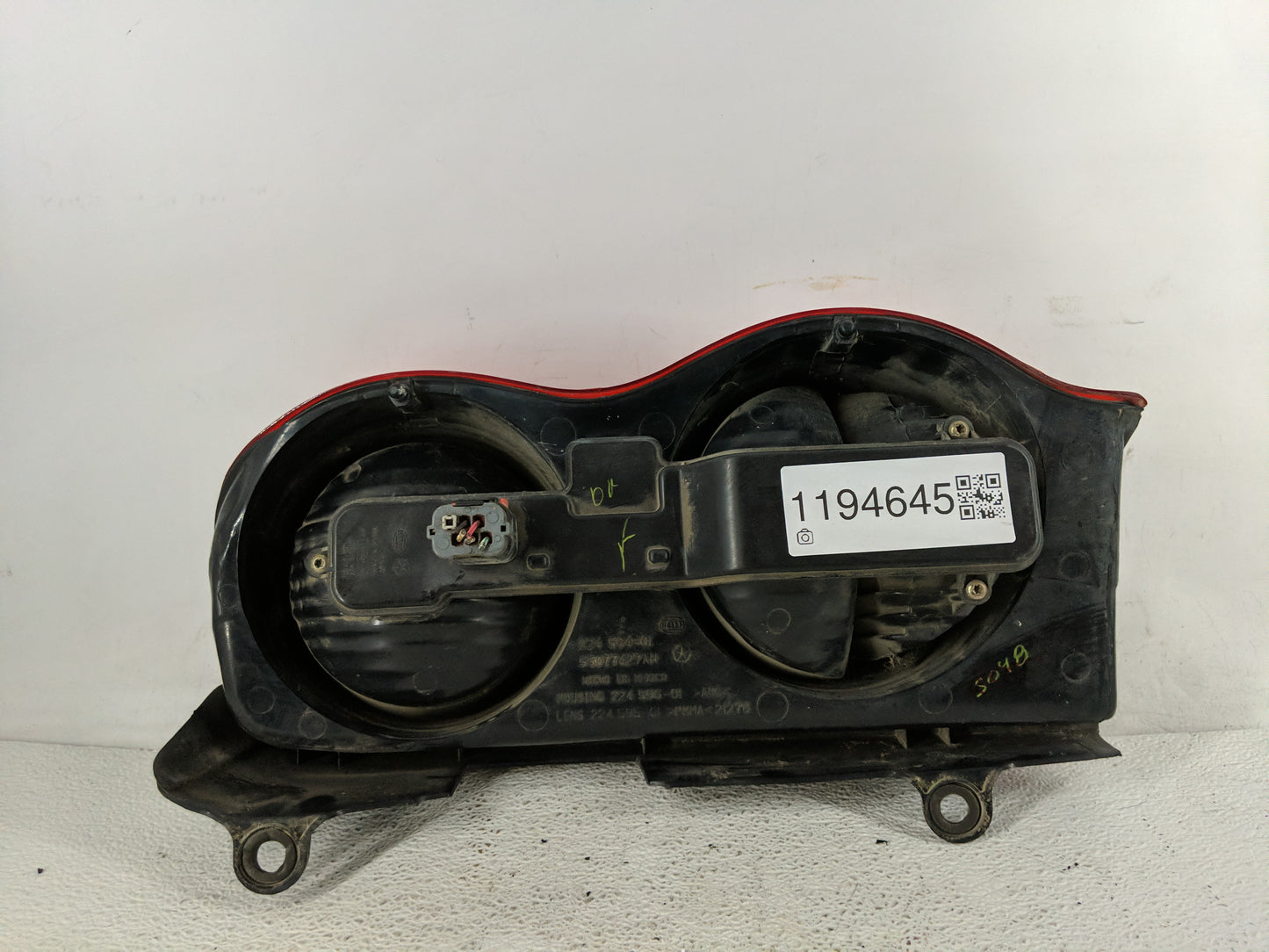 2004-2009 Dodge Durango Tail Light Assembly Driver Left OEM P/N:224 594-01 Fits Fits 2004 2005 2006 2007 2008 2009 OEM Used 