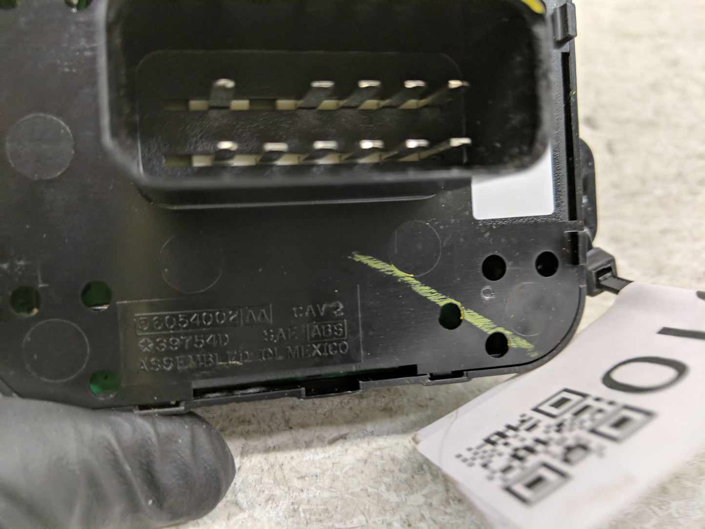 2004-2005 Dodge Durango Master Power Window Switch Replacement Driver Side Left P/N:39754D Fits Fits 2004 2005 OEM Used Auto