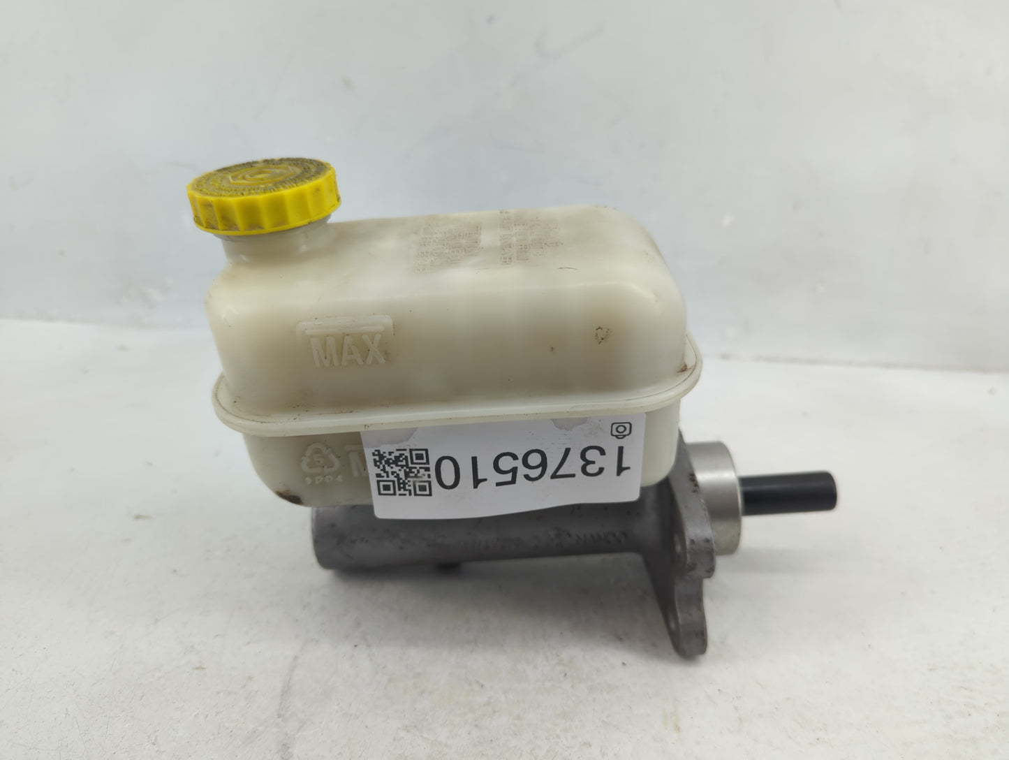 2004-2005 Dodge Durango Brake Master Cylinder 1376510 - Oemusedautoparts1.com