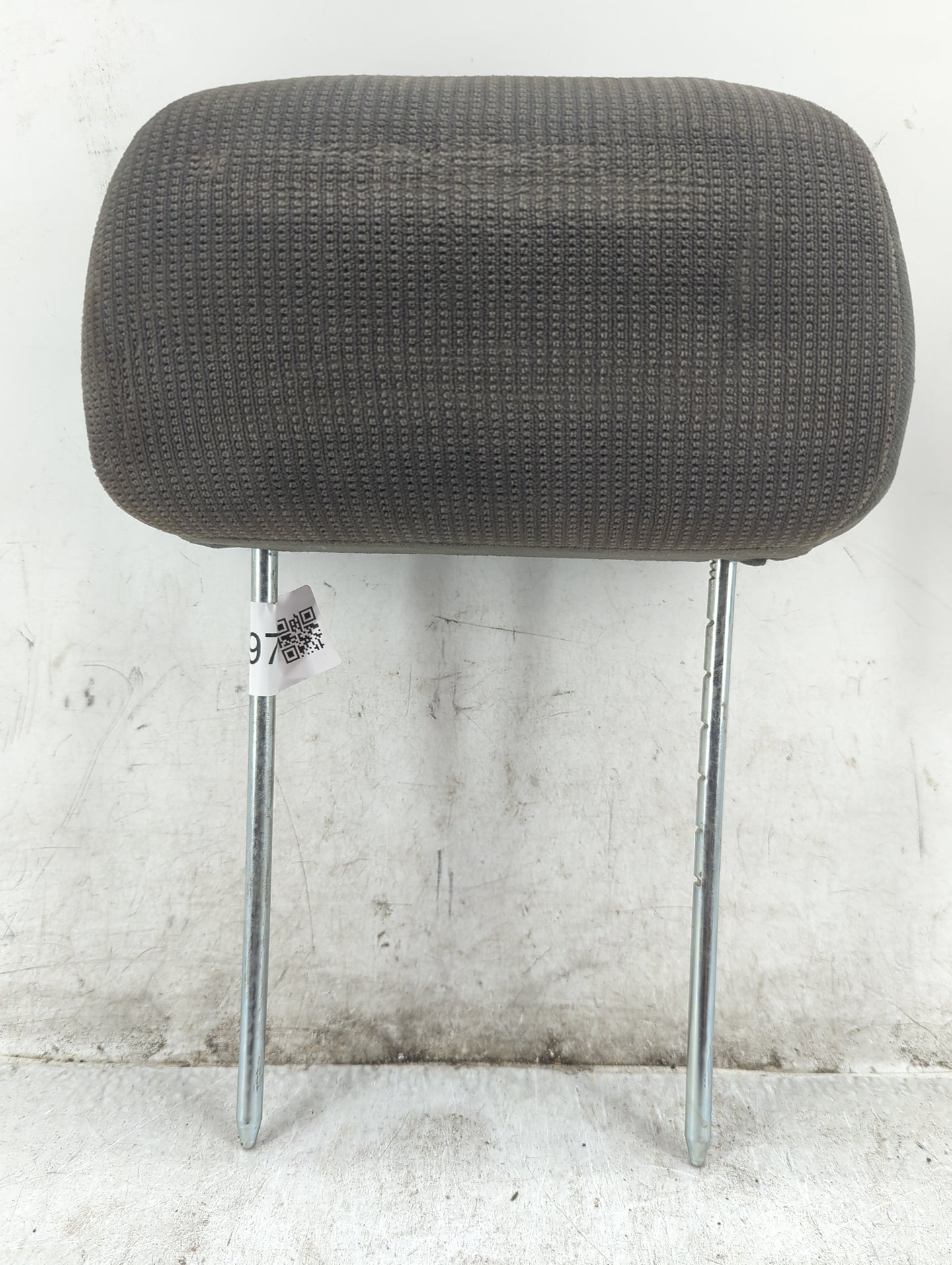 2004-2006 Dodge Durango Headrest Head Rest Rear Seat Fits Fits 2004 2005 2006 OEM Used Auto Parts - Oemusedautoparts1.com