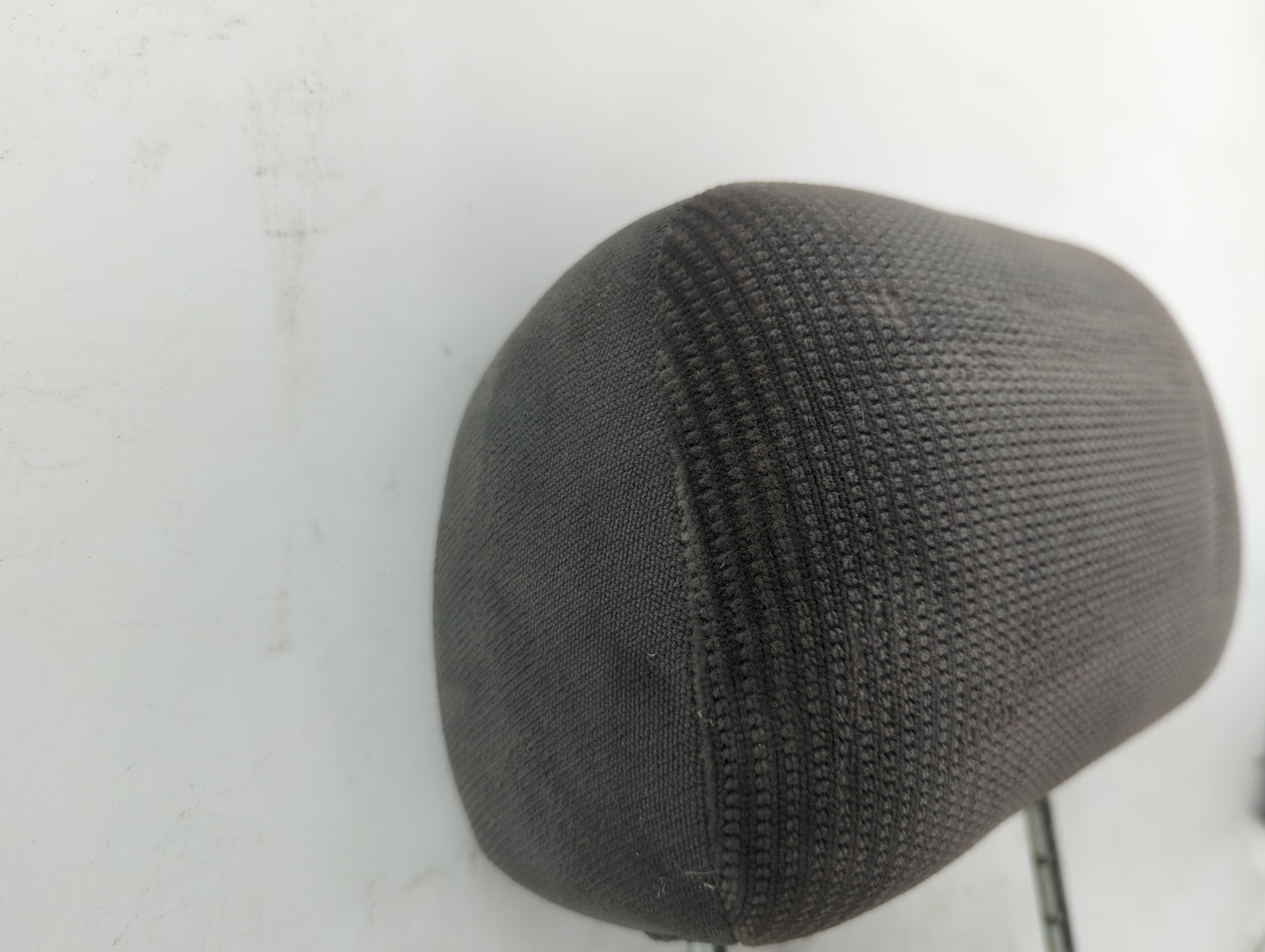 2004-2006 Dodge Durango Headrest Head Rest Rear Seat Fits Fits 2004 2005 2006 OEM Used Auto Parts - Oemusedautoparts1.com