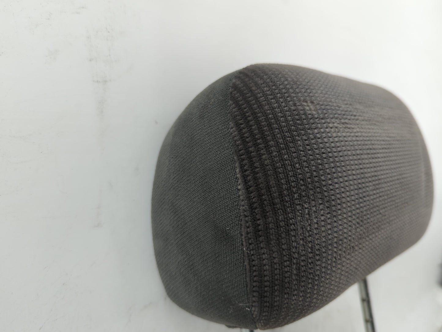 2004-2006 Dodge Durango Headrest Head Rest Rear Seat Fits Fits 2004 2005 2006 OEM Used Auto Parts - Oemusedautoparts1.com