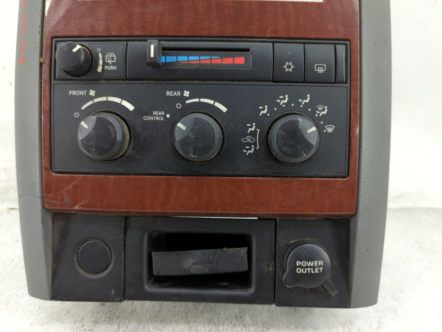 2004 Dodge Durango Climate Control Module Temperature AC/Heater Replacement P/N:5JQ231D5AD Fits OEM Used Auto Parts - Oemuse