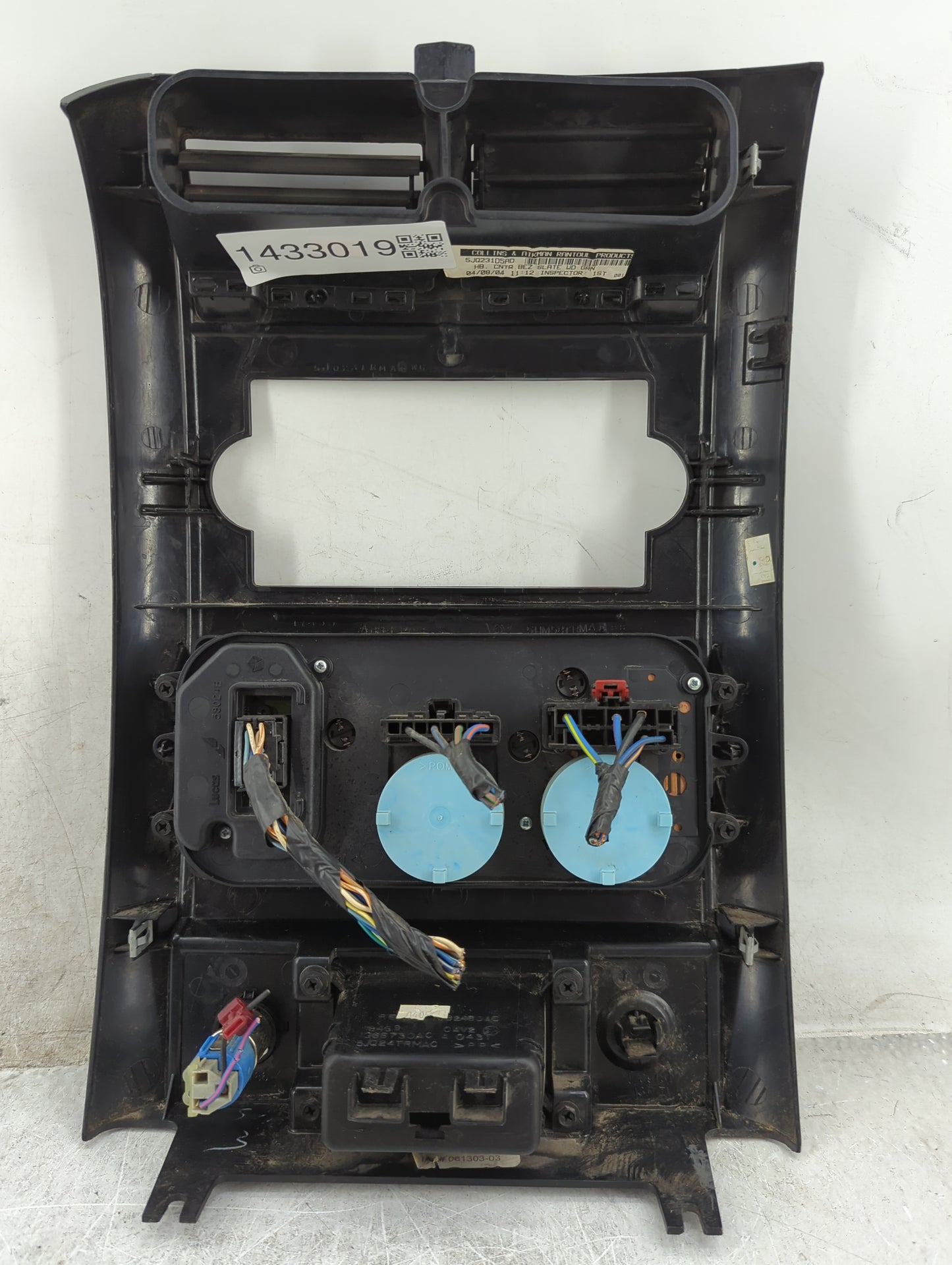 2004 Dodge Durango Climate Control Module Temperature AC/Heater Replacement P/N:5JQ231D5AD Fits OEM Used Auto Parts - Oemuse