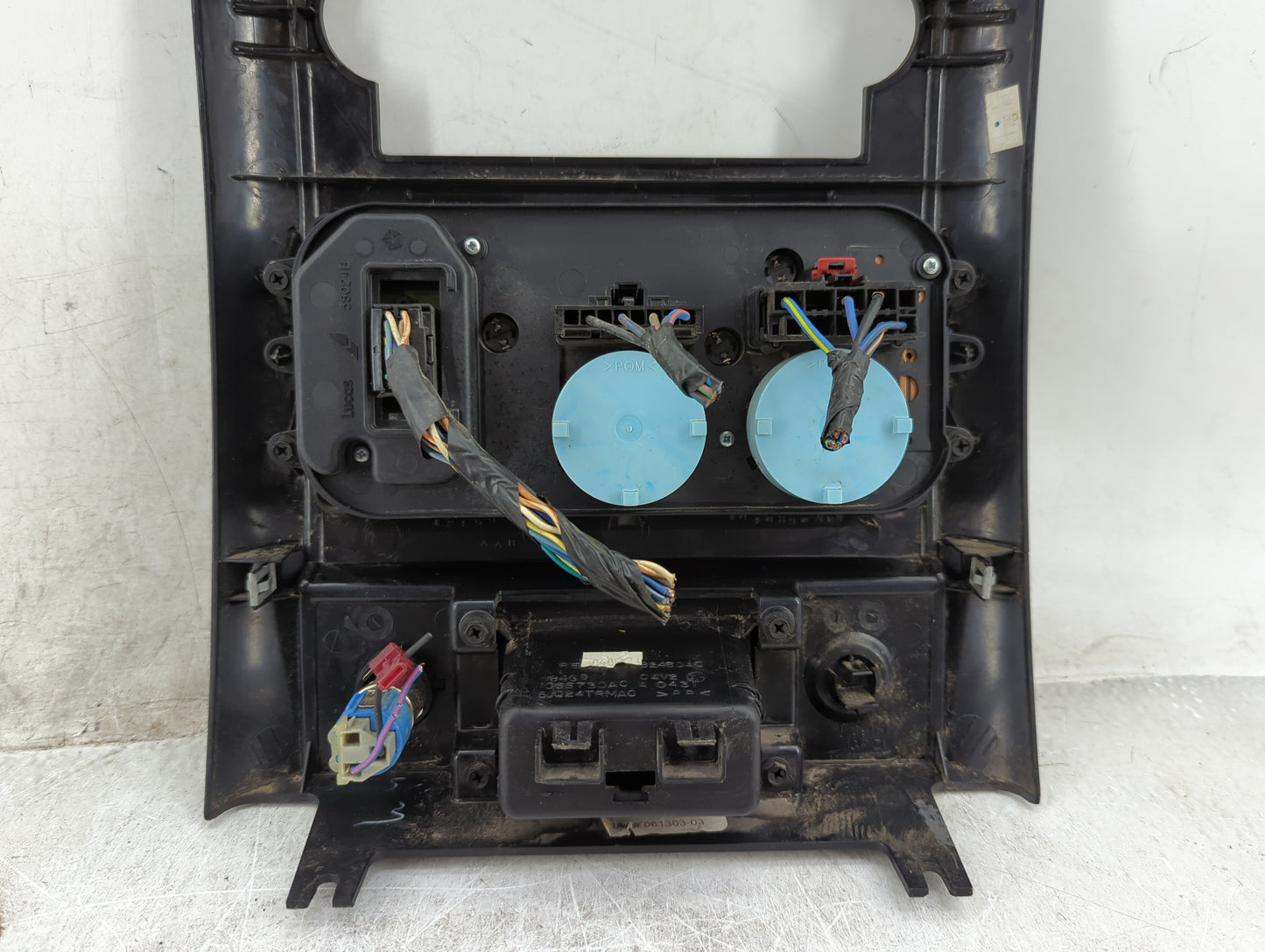 2004 Dodge Durango Climate Control Module Temperature AC/Heater Replacement P/N:5JQ231D5AD Fits OEM Used Auto Parts - Oemuse