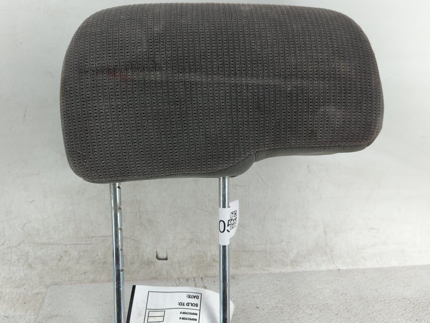 2004-2006 Dodge Durango Headrest Head Rest Rear Seat Fits Fits 2004 2005 2006 OEM Used Auto Parts - Oemusedautoparts1.com