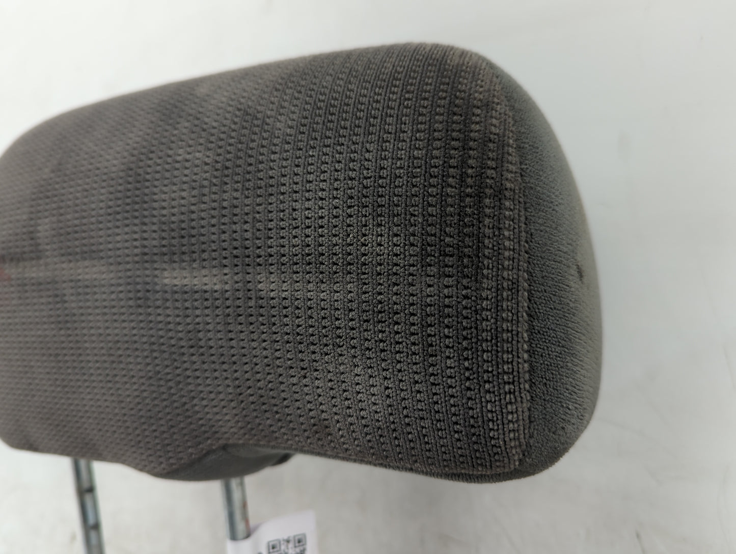 2004-2006 Dodge Durango Headrest Head Rest Rear Seat Fits Fits 2004 2005 2006 OEM Used Auto Parts - Oemusedautoparts1.com