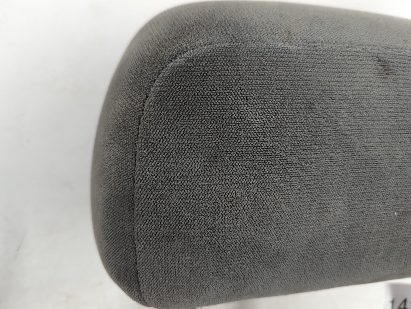 2004-2006 Dodge Durango Headrest Head Rest Rear Seat Fits Fits 2004 2005 2006 OEM Used Auto Parts - Oemusedautoparts1.com