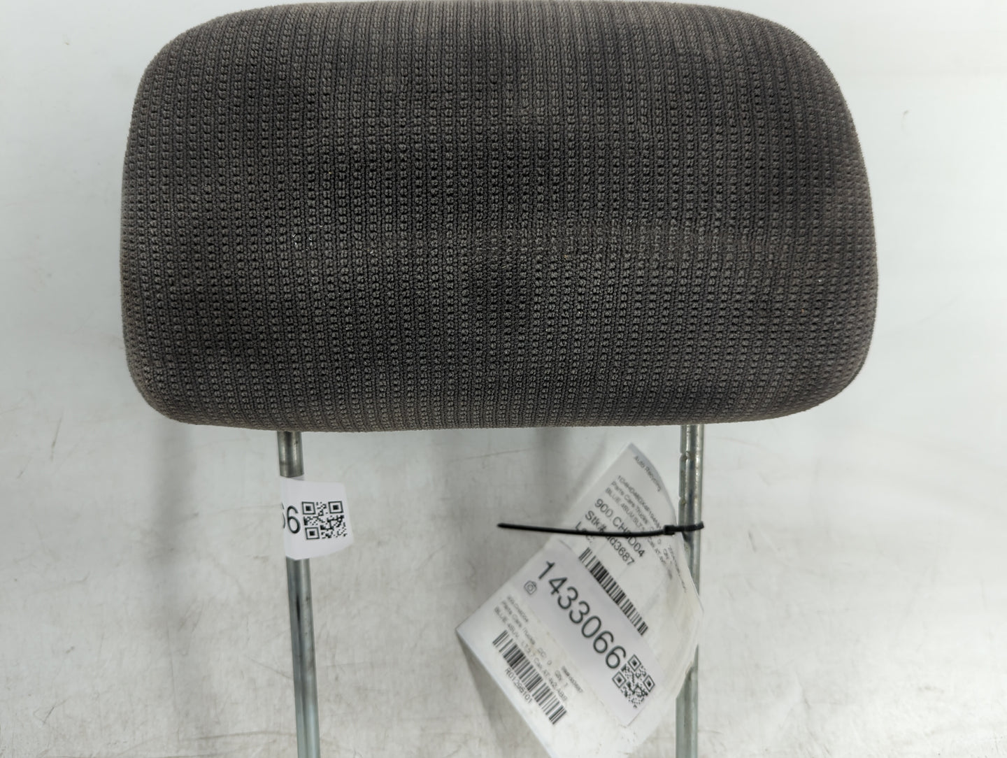 2004-2006 Dodge Durango Headrest Head Rest Rear Seat Fits Fits 2004 2005 2006 OEM Used Auto Parts - Oemusedautoparts1.com