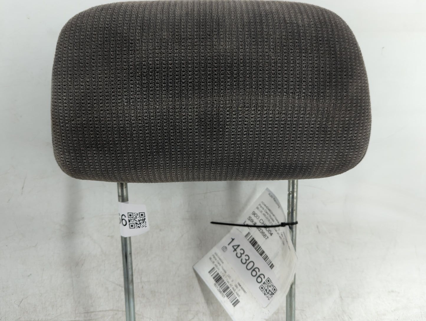 2004-2006 Dodge Durango Headrest Head Rest Rear Seat Fits Fits 2004 2005 2006 OEM Used Auto Parts - Oemusedautoparts1.com