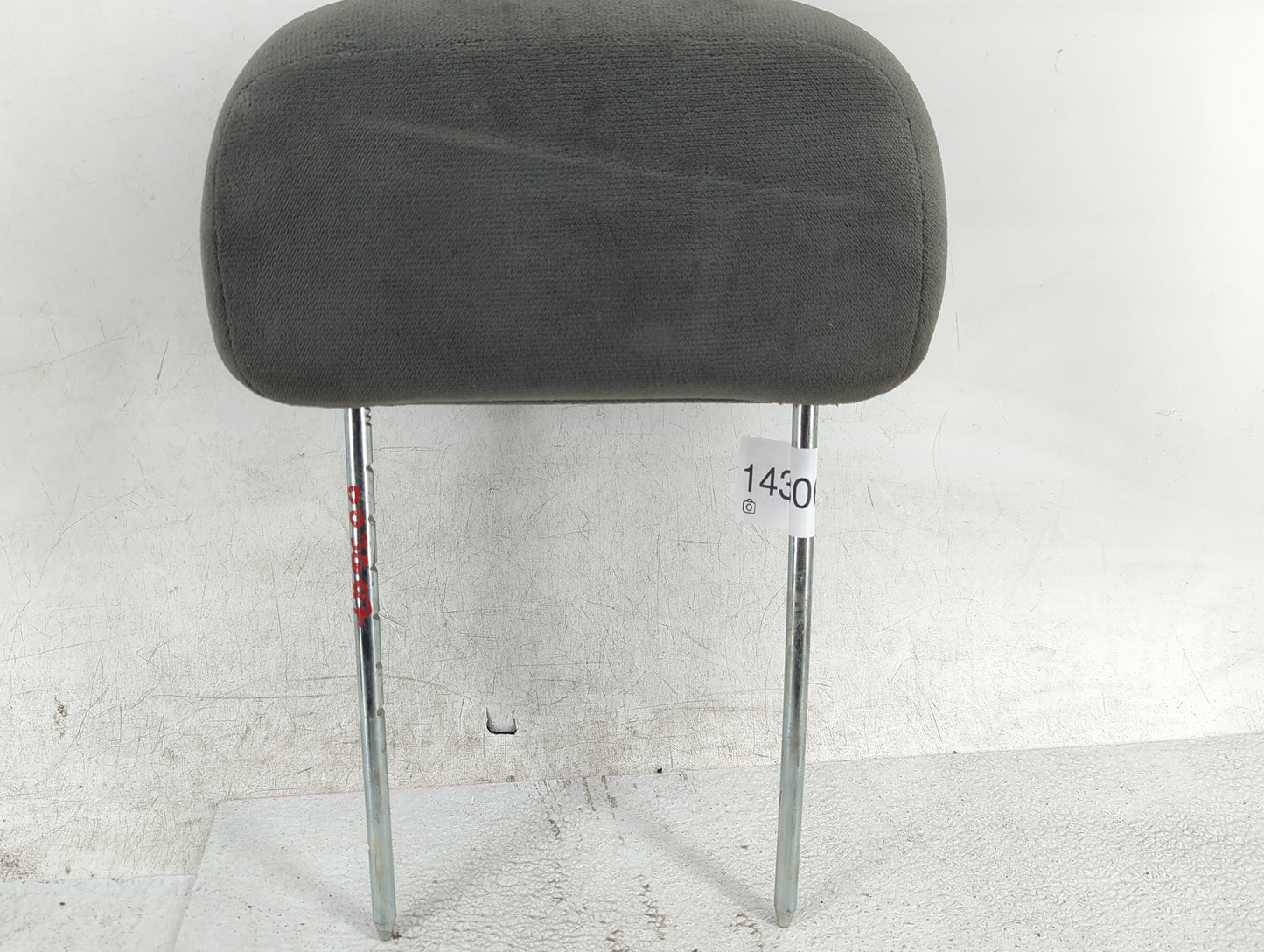 2004-2006 Dodge Durango Headrest Head Rest Rear Seat Fits Fits 2004 2005 2006 OEM Used Auto Parts - Oemusedautoparts1.com
