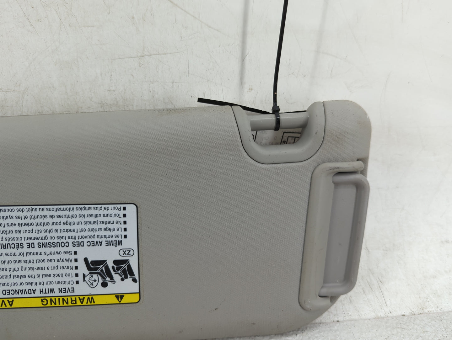 2004-2009 Dodge Durango Sun Visor Shade Replacement Passenger Right Mirror Fits Fits 2004 2005 2006 2007 2008 2009 OEM Used 