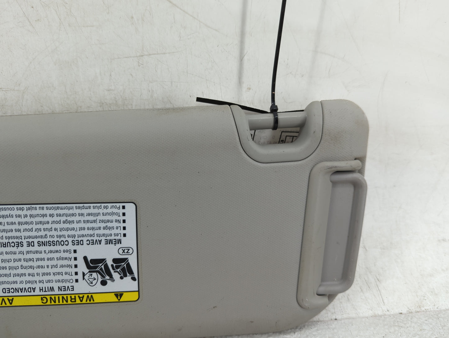 2004-2009 Dodge Durango Sun Visor Shade Replacement Passenger Right Mirror Fits Fits 2004 2005 2006 2007 2008 2009 OEM Used 