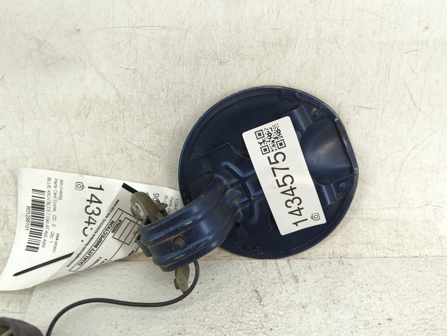 2004 Dodge Durango Fuel Tank Door Lid Gas Tank Dark Blue - Oemusedautoparts1.com