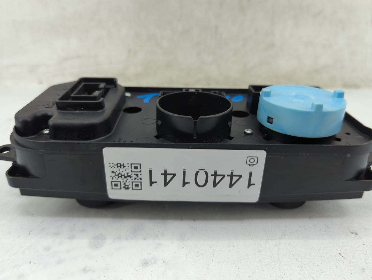 2004 Dodge Durango Climate Control Module Temperature AC/Heater Replacement Fits OEM Used Auto Parts - Oemusedautoparts1.com