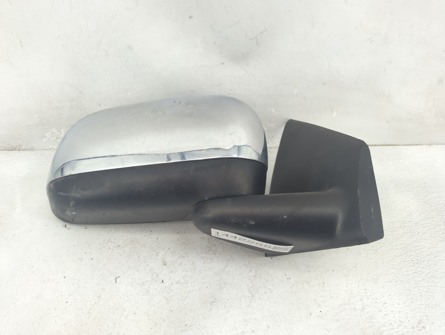 2004-2007 Dodge Durango Passenger Side View Mirror - Right Door Mirror OEM Used - Oemusedautoparts1.com