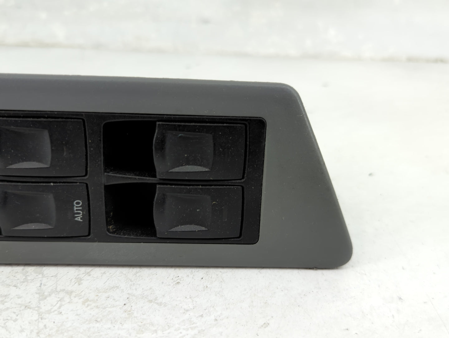 2004-2005 Dodge Durango Master Power Window Switch Replacement Driver Side Left P/N:04602342AE Fits Fits 2004 2005 OEM Used 