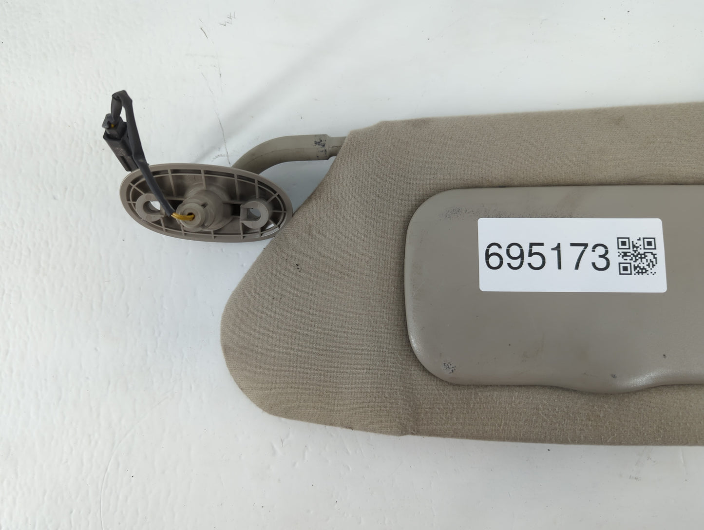 2004-2005 Dodge Durango Sun Visor Shade Replacement Driver Left Mirror Fits Fits 2004 2005 OEM Used Auto Parts - Oemusedauto