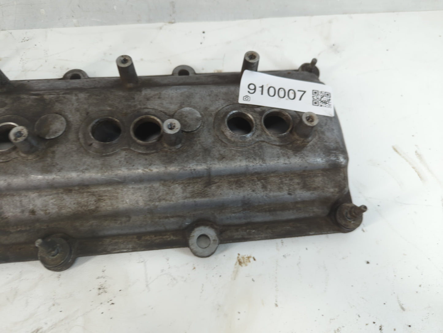 2004 Dodge Durango Driver Left Cylinder Head Valve Cover P/N:P53021700EA Fits OEM Used Auto Parts - Oemusedautoparts1.com