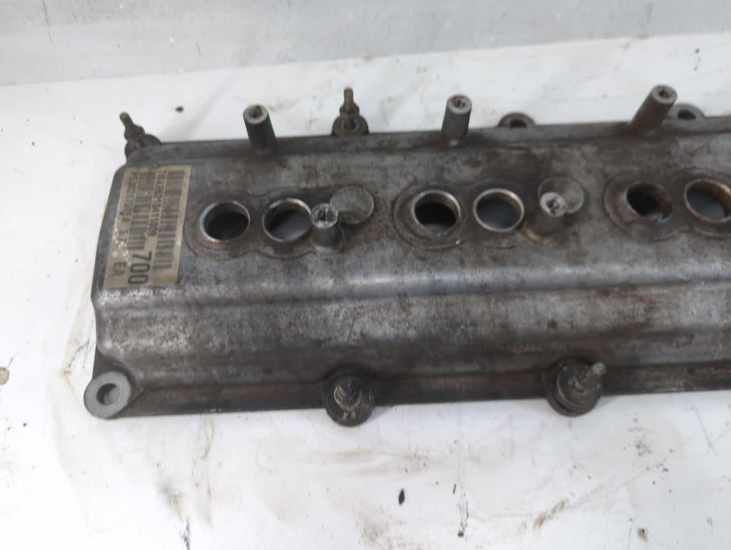2004 Dodge Durango Driver Left Cylinder Head Valve Cover P/N:P53021700EA Fits OEM Used Auto Parts - Oemusedautoparts1.com