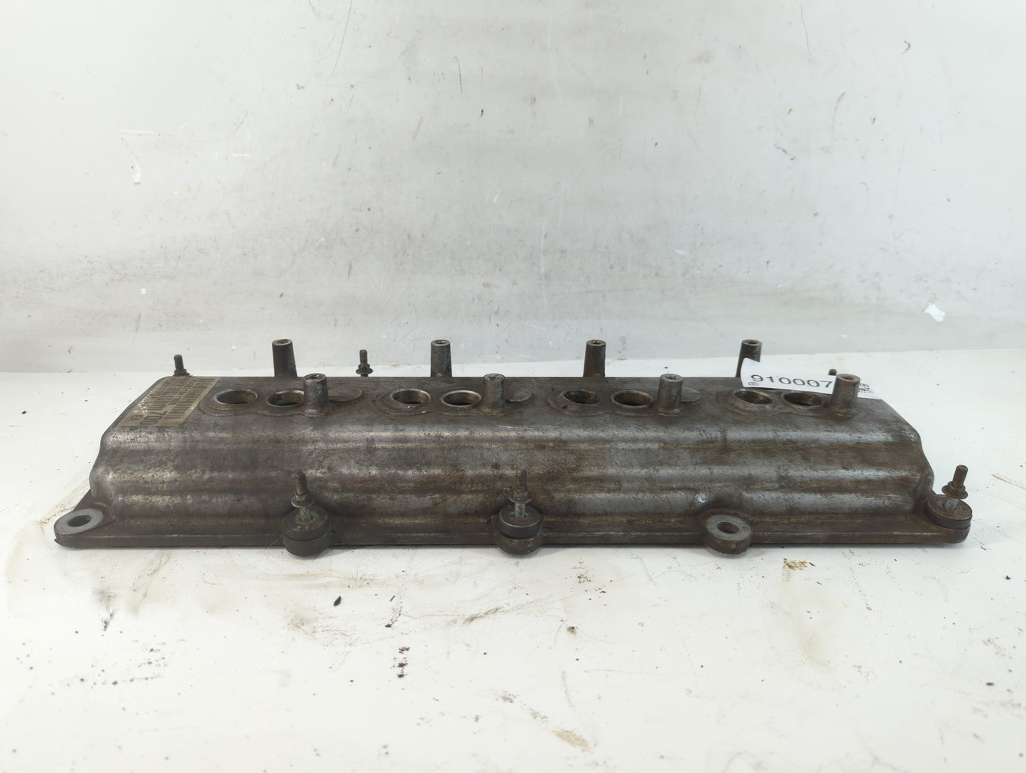 2004 Dodge Durango Driver Left Cylinder Head Valve Cover P/N:P53021700EA Fits OEM Used Auto Parts - Oemusedautoparts1.com
