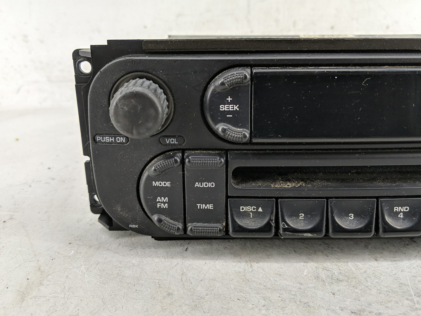 2004 Dodge Grand Caravan Radio AM FM Cd Player Receiver Replacement P/N:P05091506AH Fits OEM Used Auto Parts - Oemusedautopa