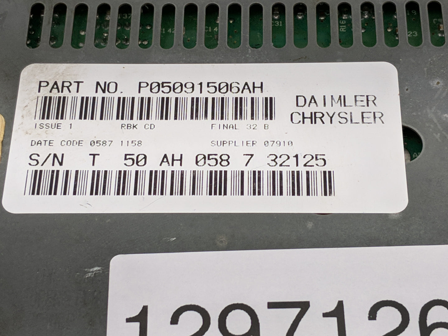 2004 Dodge Grand Caravan Radio AM FM Cd Player Receiver Replacement P/N:P05091506AH Fits OEM Used Auto Parts - Oemusedautopa