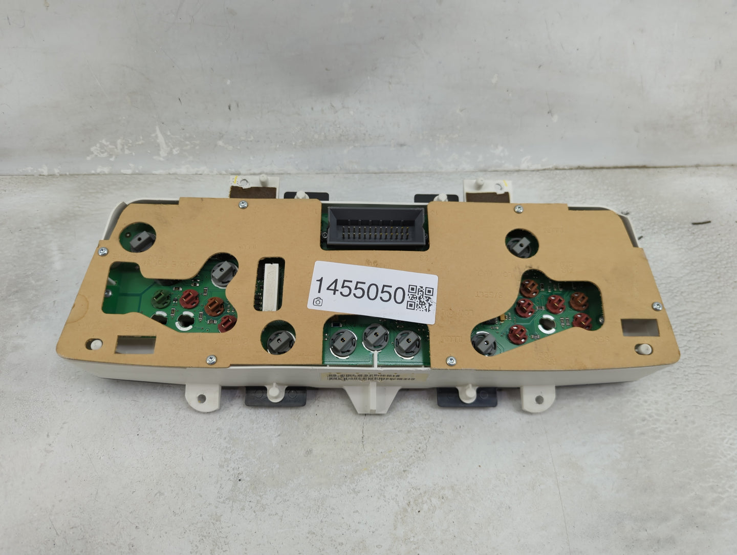 2003-2005 Dodge Neon Instrument Cluster Speedometer Gauges P/N:P04671806AL TMEQI0084D0APL Miles: Fits Fits 2003 2004 2005 OE
