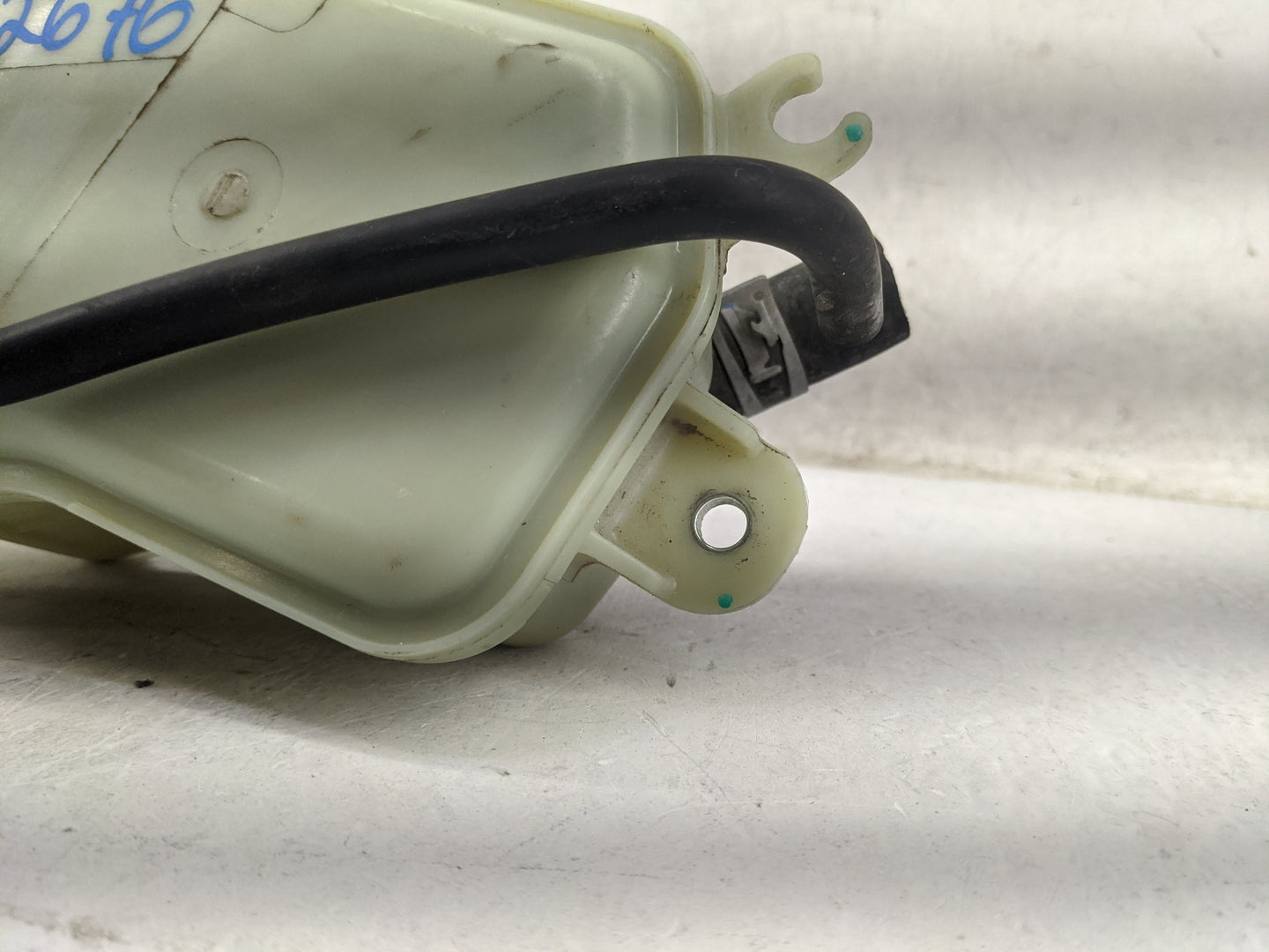 2001-2005 Dodge Neon Windshield Washer Fluid Reservoir Bottle - Oemusedautoparts1.com