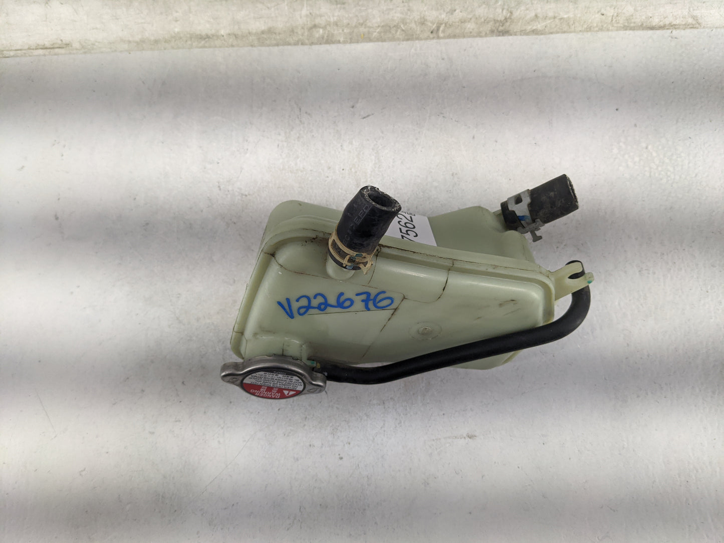 2001-2005 Dodge Neon Windshield Washer Fluid Reservoir Bottle - Oemusedautoparts1.com