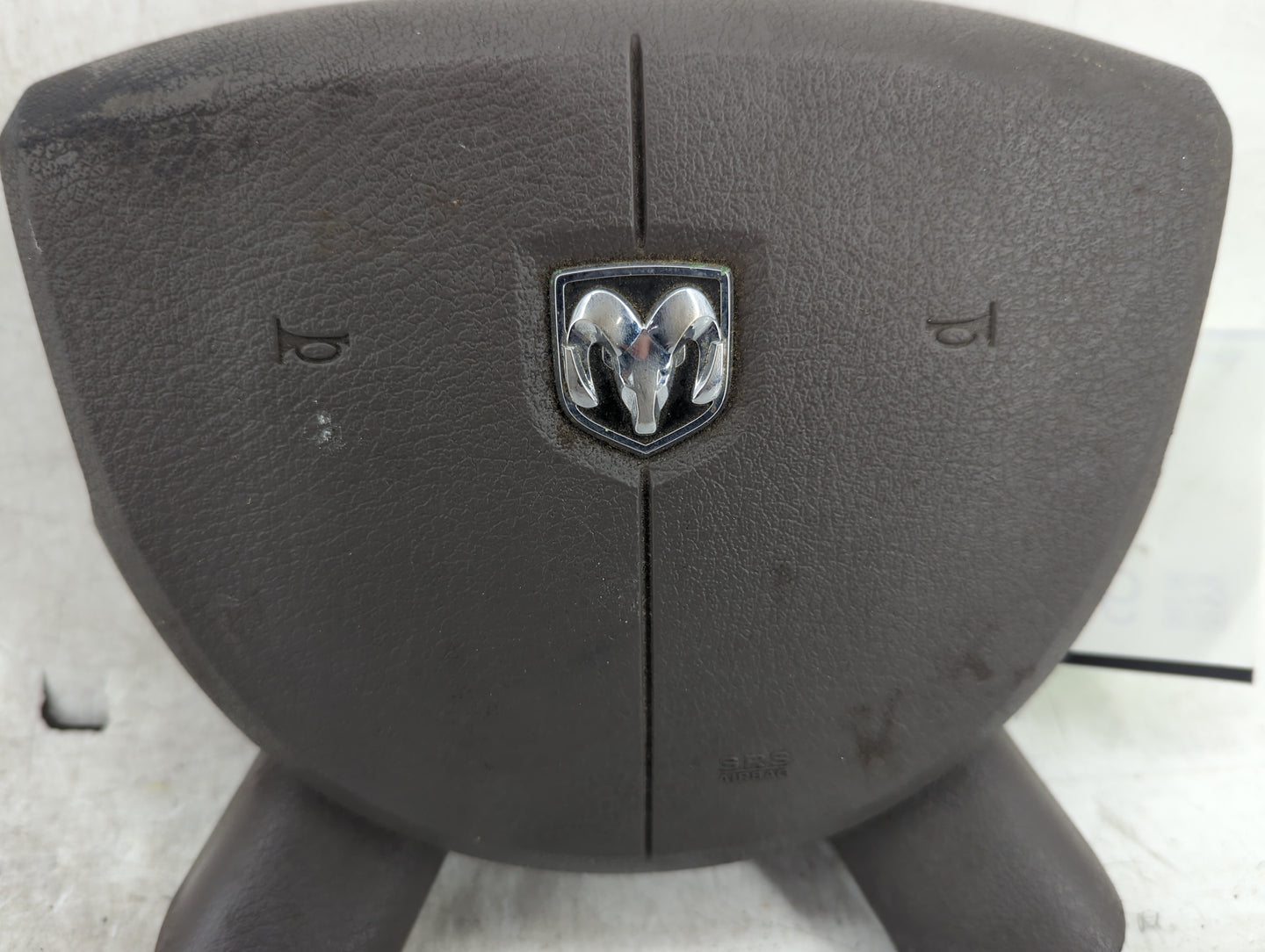 2004-2004 Dodge Ram 1500 Air Bag Driver Left Steering Wheel Mounted - Oemusedautoparts1.com