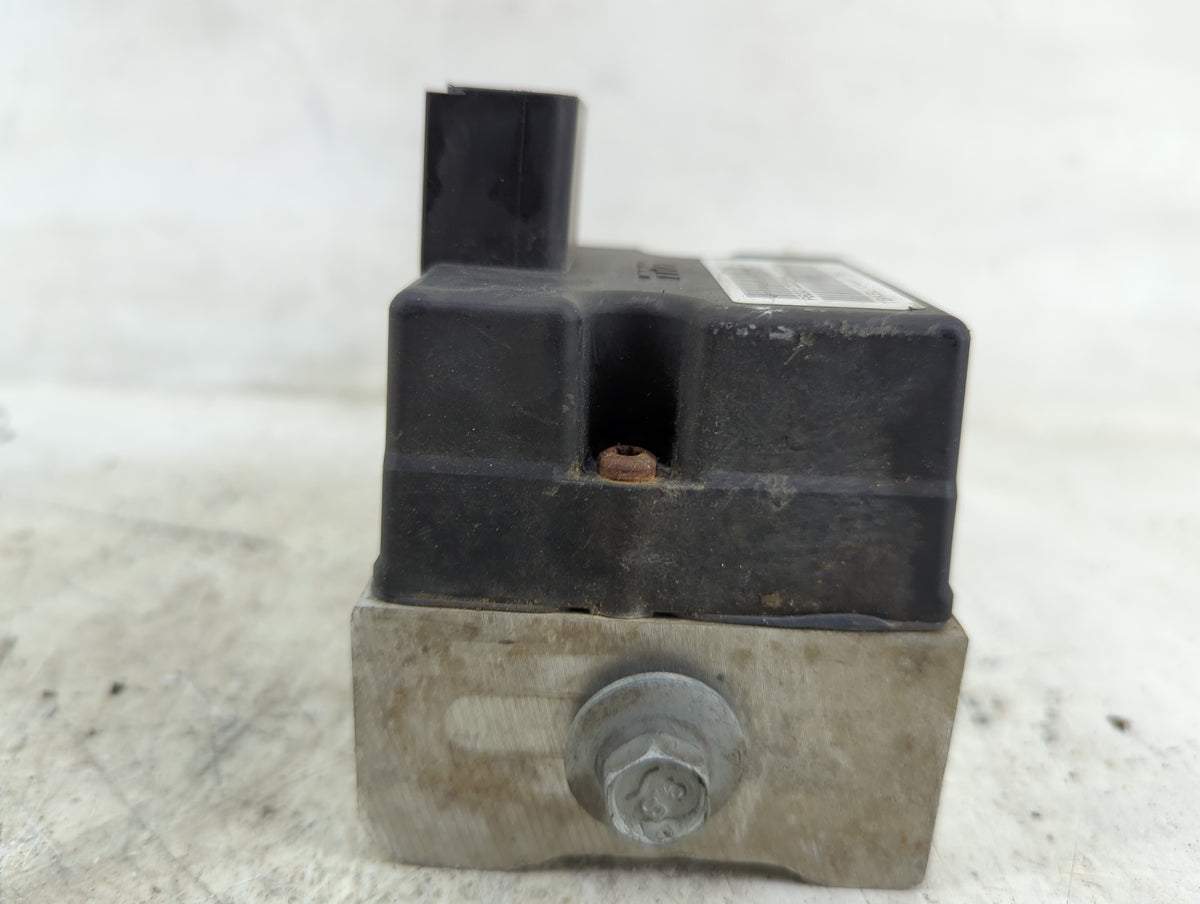 2004 Dodge Ram 1500 ABS Pump Control Module Replacement P/N:P52010035AL Fits OEM Used Auto Parts - Oemusedautoparts1.com