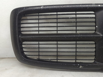 2004-2005 Dodge Ram 1500 Front Bumper Grille - Oemusedautoparts1.com
