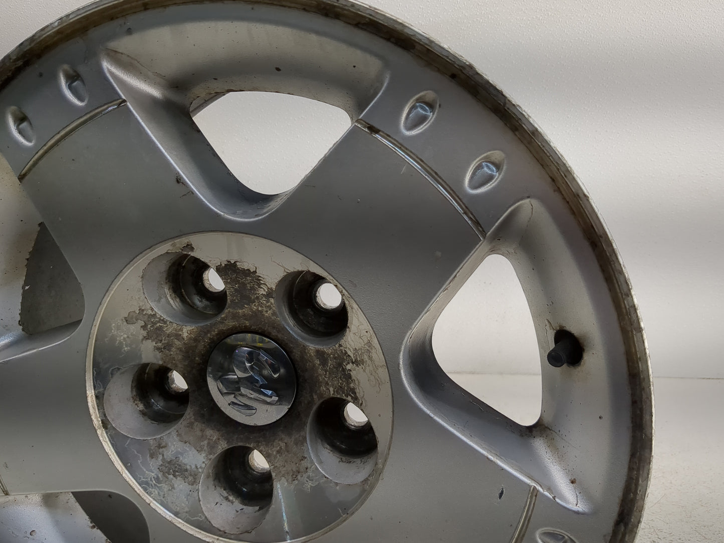 2002-2005 Dodge Ram 1500 Oem Wheel Rim 1145375 - Oemusedautoparts1.com