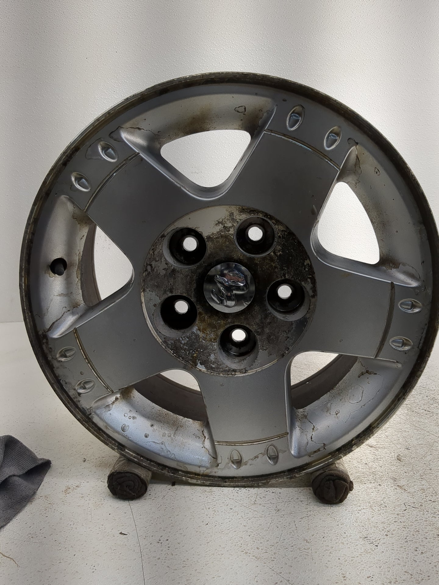 2002-2005 Dodge Ram 1500 Oem Wheel Rim 1145377 - Oemusedautoparts1.com