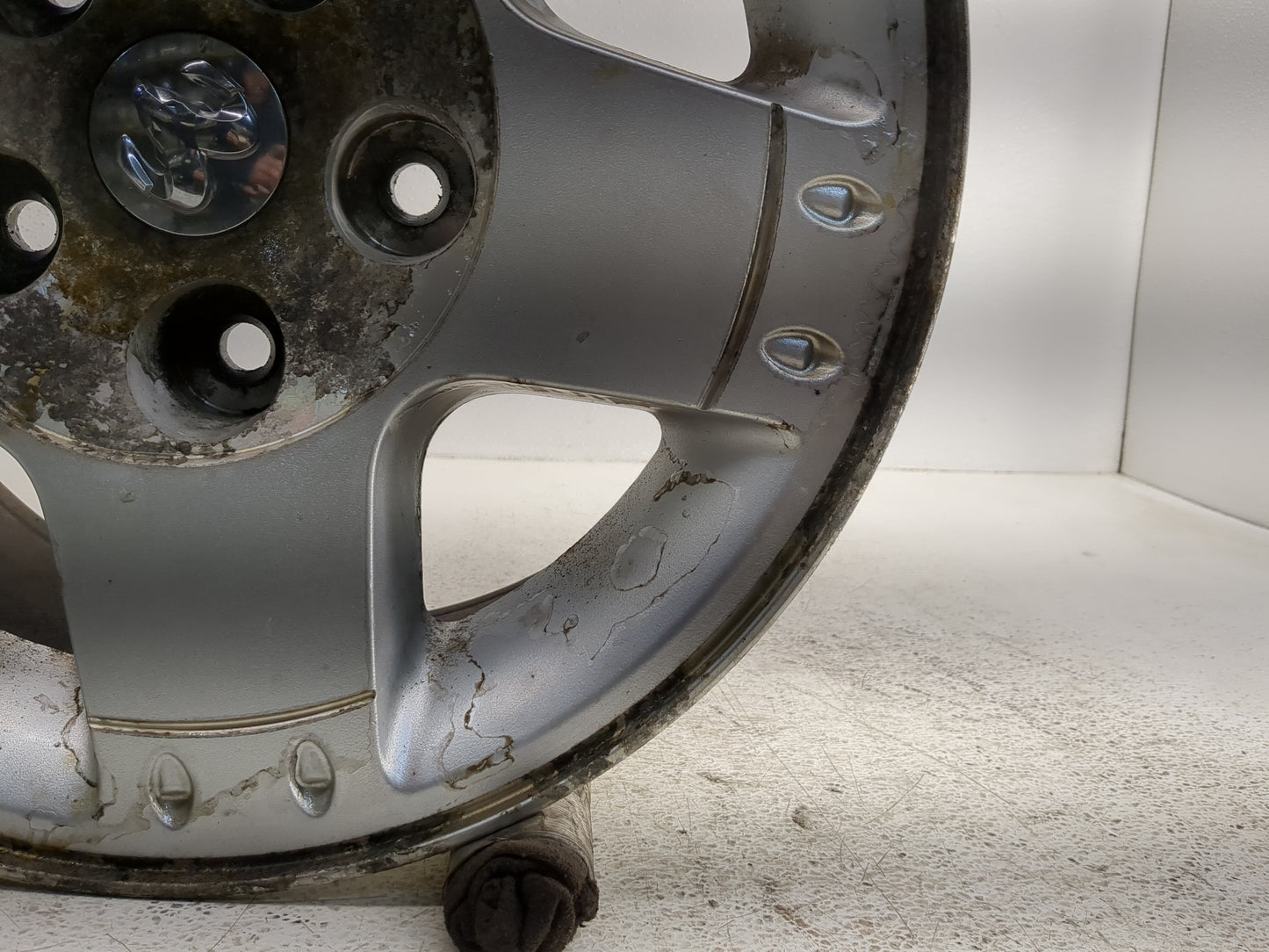 2002-2005 Dodge Ram 1500 Oem Wheel Rim 1145377 - Oemusedautoparts1.com