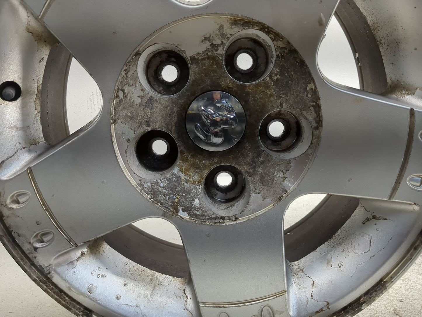 2002-2005 Dodge Ram 1500 Oem Wheel Rim 1145377 - Oemusedautoparts1.com