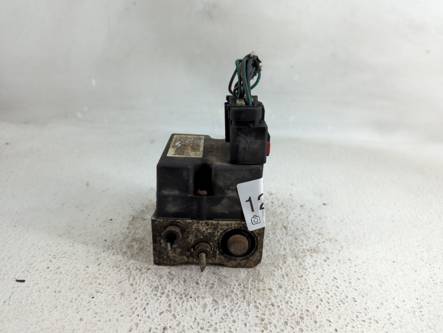 2004 Dodge Ram 1500 ABS Pump Control Module Replacement P/N:P52010035AK Fits OEM Used Auto Parts - Oemusedautoparts1.com