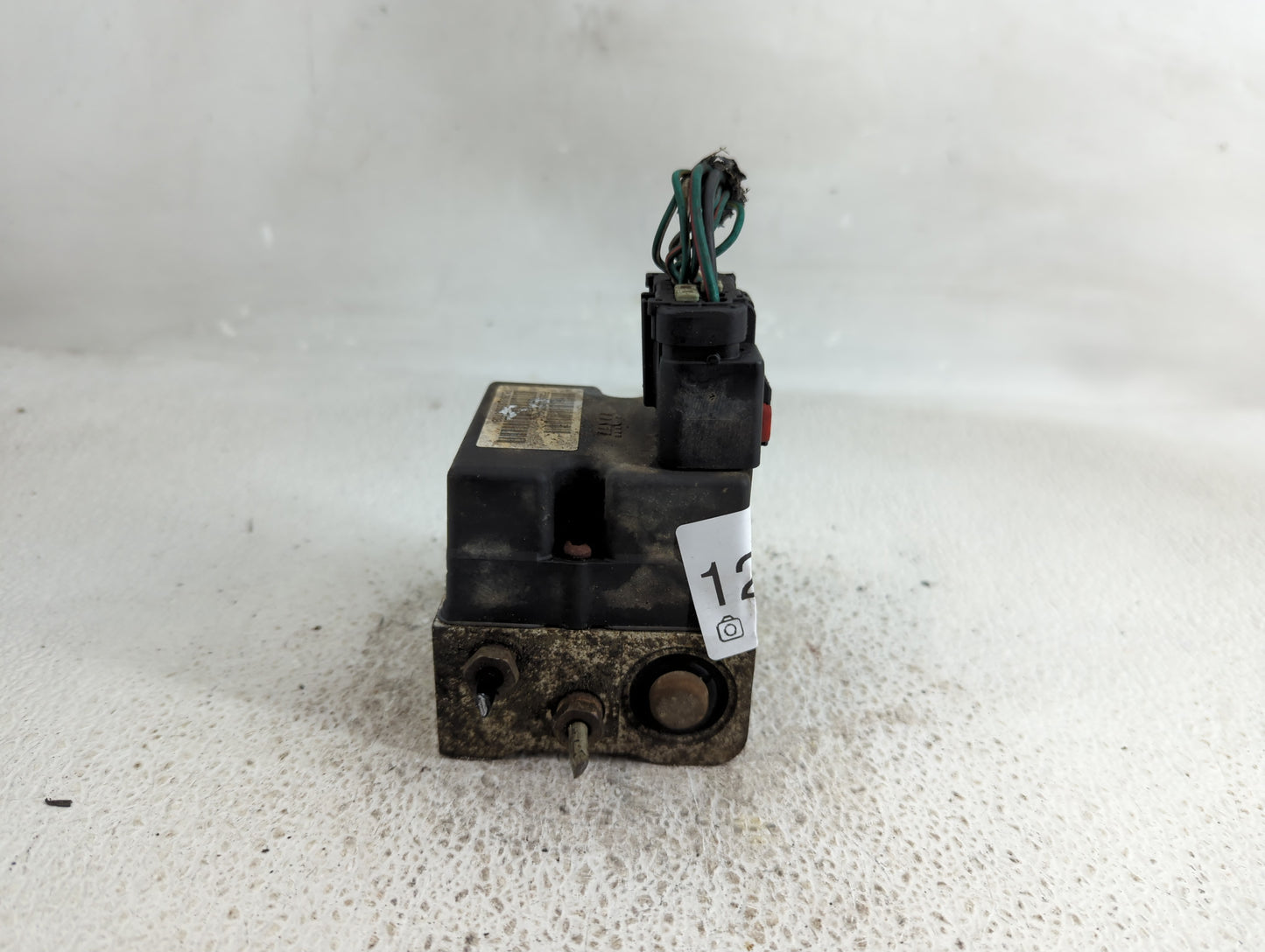 2004 Dodge Ram 1500 ABS Pump Control Module Replacement P/N:P52010035AK Fits OEM Used Auto Parts - Oemusedautoparts1.com