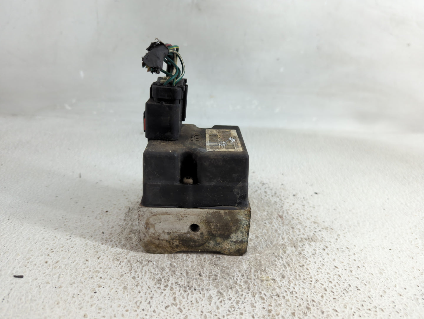 2004 Dodge Ram 1500 ABS Pump Control Module Replacement P/N:P52010035AK Fits OEM Used Auto Parts - Oemusedautoparts1.com