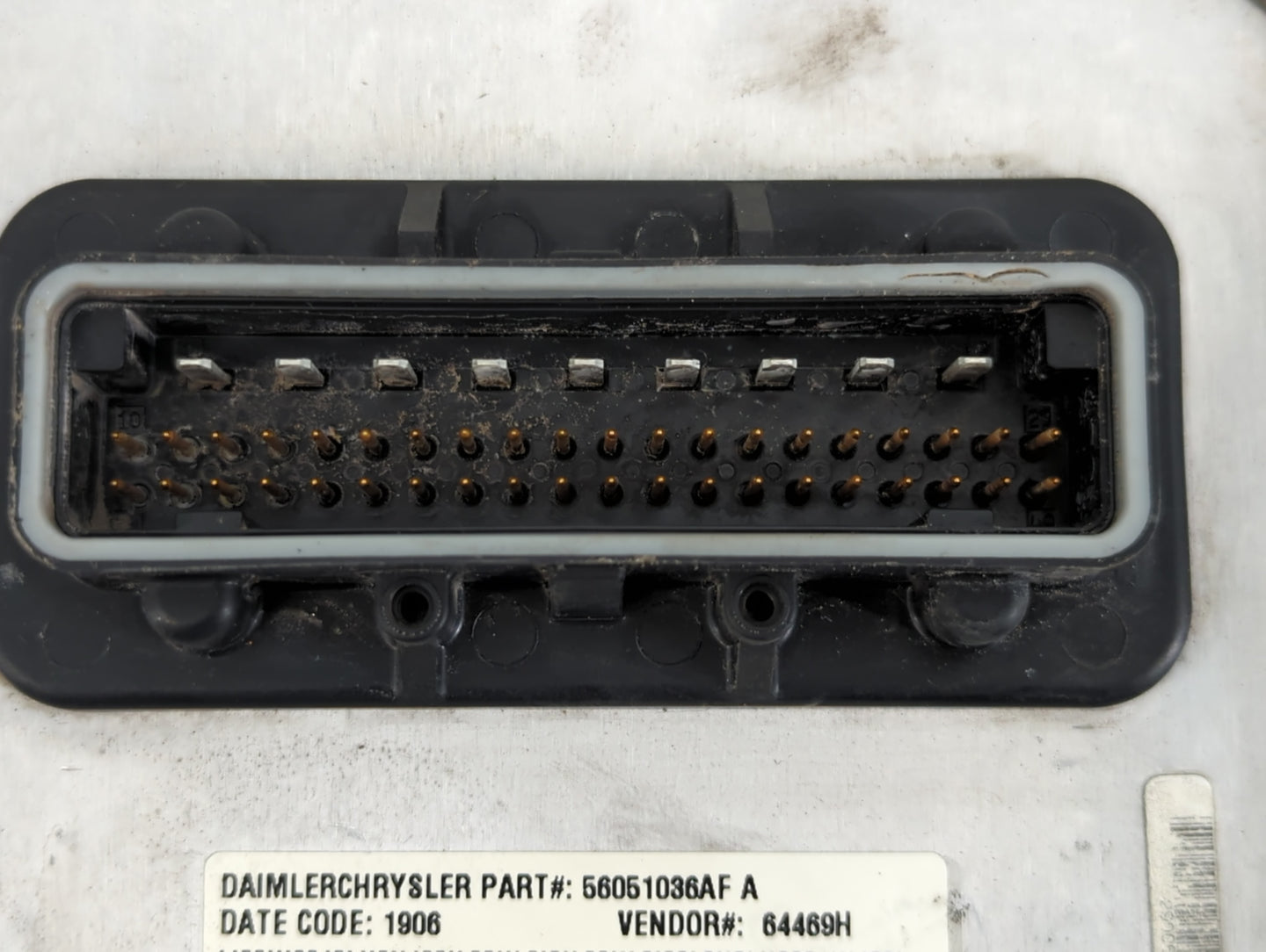 2002-2005 Dodge Ram 1500 Body Control Module Bcm Inner Cabin Fuse Box - Oemusedautoparts1.com